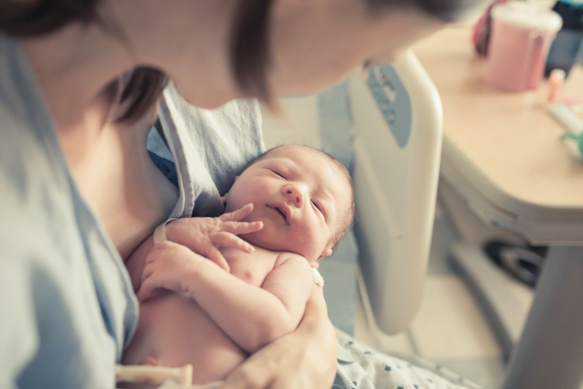 Opieka nad noworodkiem – czego powinnaś dowiedzieć się w szpitalu